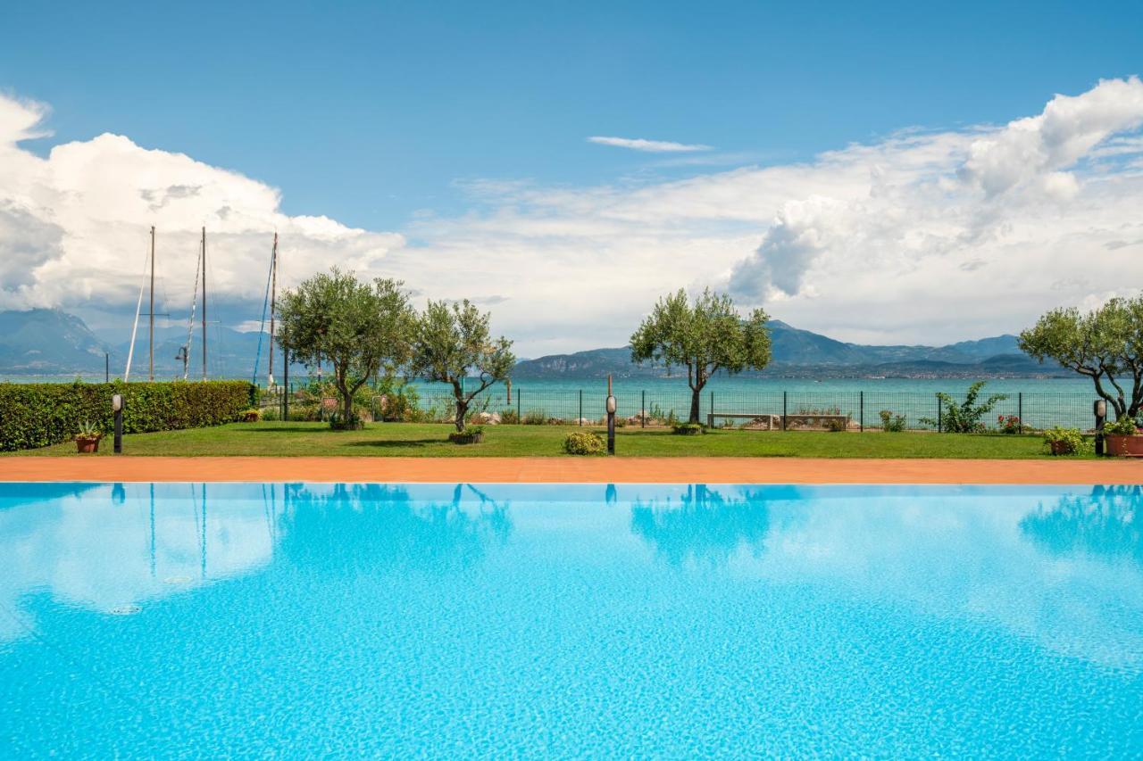 Vista - Lake & Pool シルミオーネ エクステリア 写真