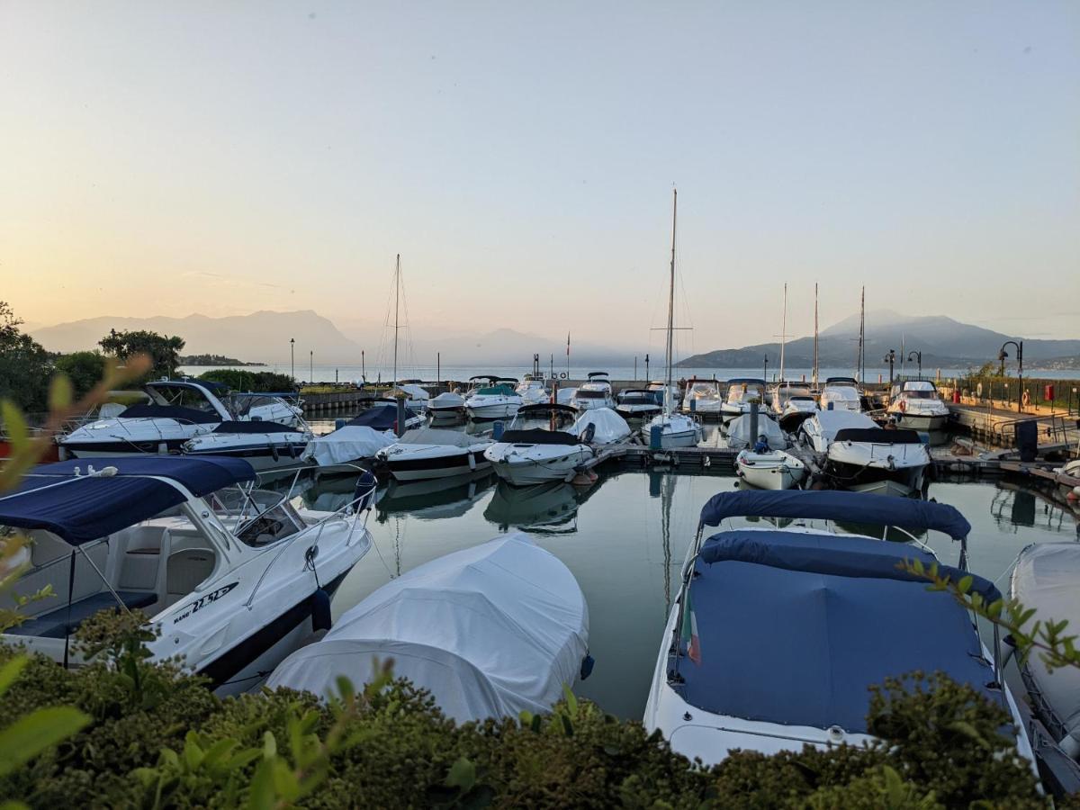 Vista - Lake & Pool シルミオーネ エクステリア 写真